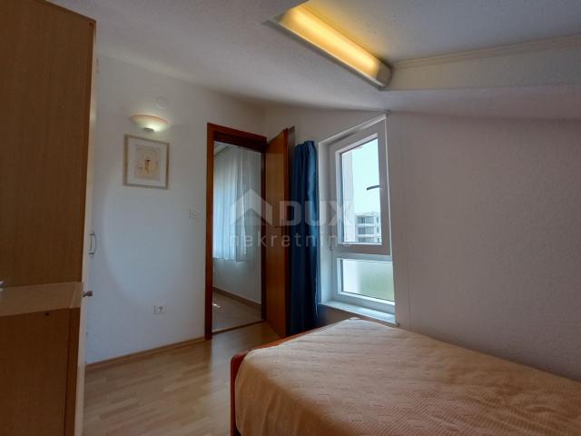 ZADAR, BORIK - Apartment with roof terrace and sea view
