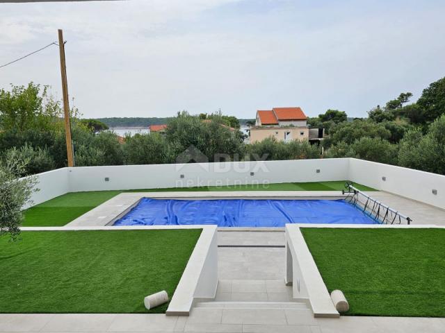 OTOK RAB, BANJOL - Luksuzna vila s bazenom 