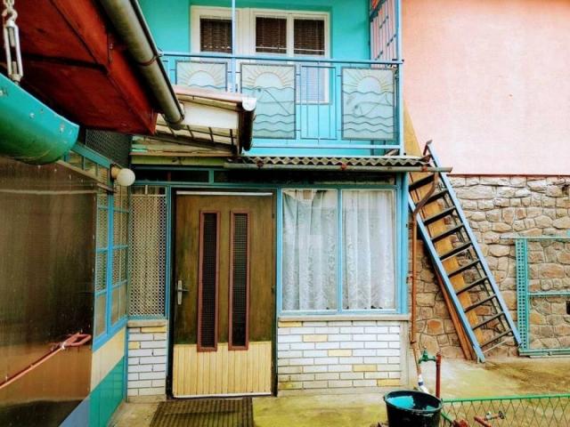 Odlična lokacija - kuća u Petrovaradinu