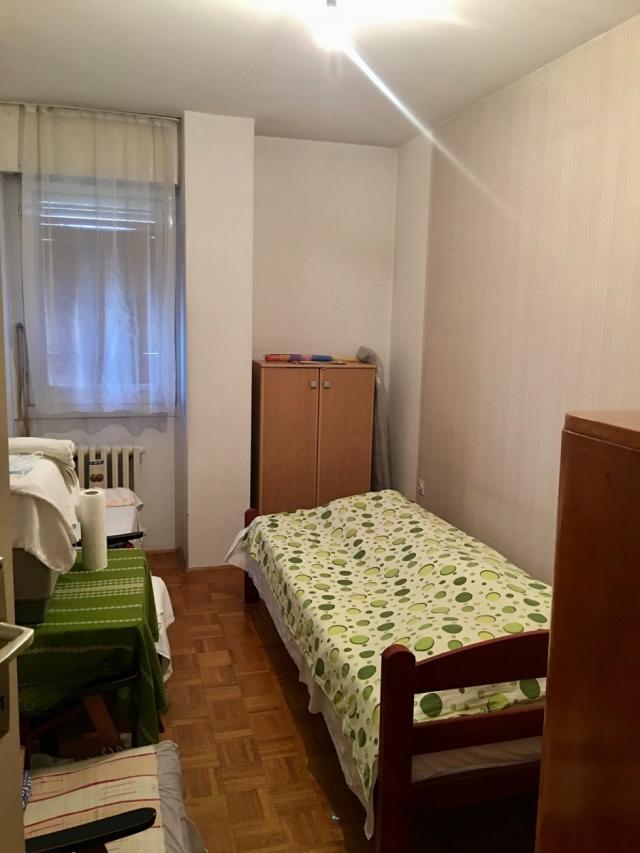 Prodajemo stan u Jurija Gagarina, Blok 70, 58m²