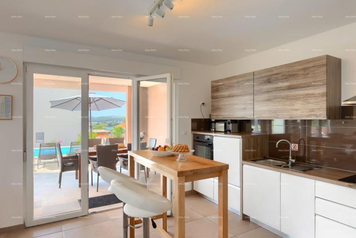 Kuća Prodajemo modernu kuću sa pogledom na more!