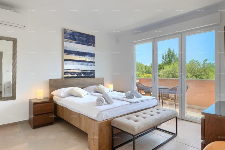 Kuća Prodajemo modernu kuću sa pogledom na more!