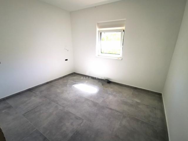 Dobrinj, surroundings, apartment on the ground floor with garden! New construction!