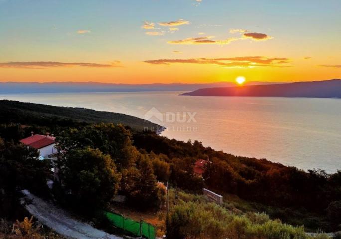 ISTRIA, RABAC - A spacious house with a sea view