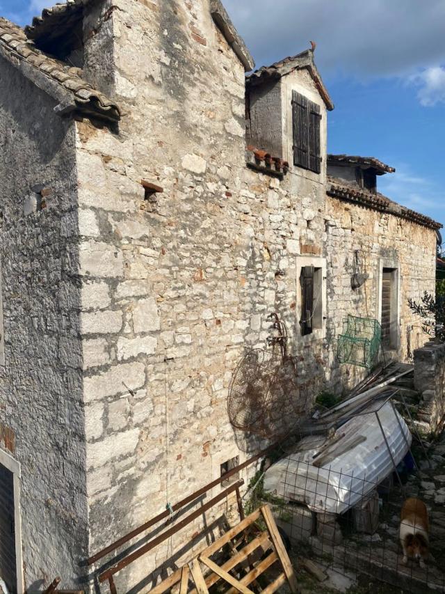 ŠIBENIK, ZLARIN - Stone house for adaptation