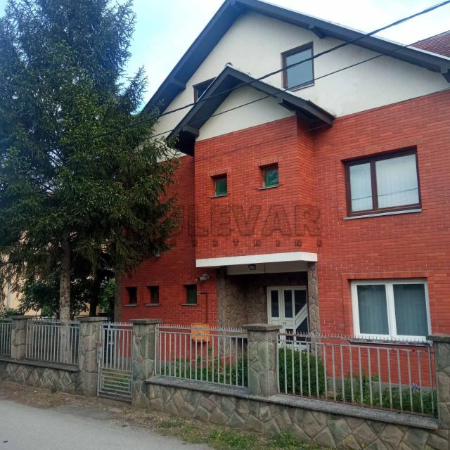 Nekretnina pogodna za stambeni ili poslovni prostor, Ljubine Livade, Kragujevac - površina 389 m2, p