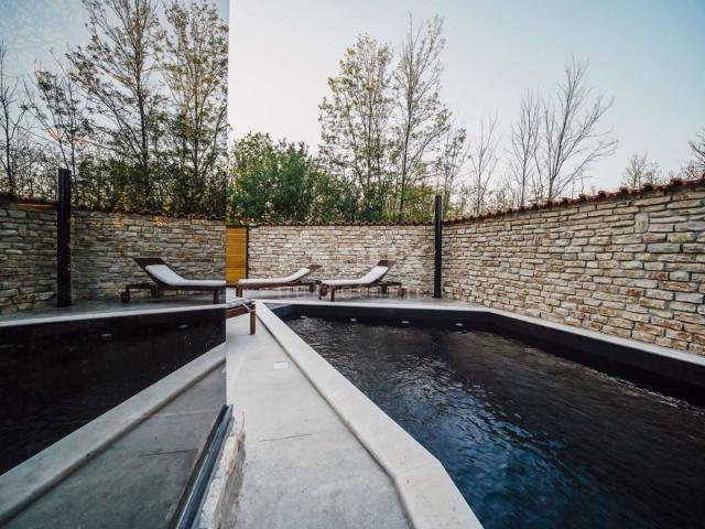 ZADAR, PRIVLAKA - Luksuzna kamena vila s grijanim bazenom