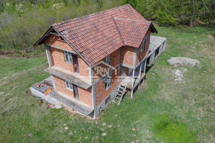 Prodaja kuće, Trbušnica, Romanijska, opština Loznica, 180m2, 1. 7ha ID#1225