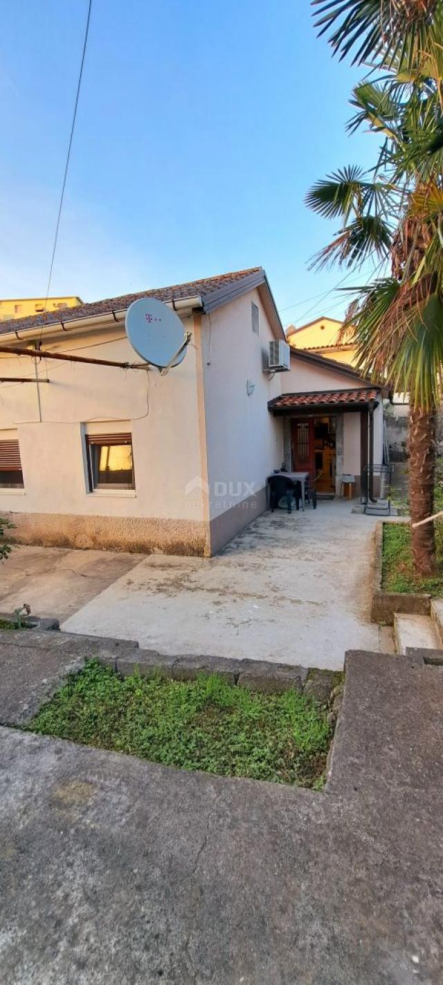RIJEKA - wider center, 1/2 house with garden and parking space