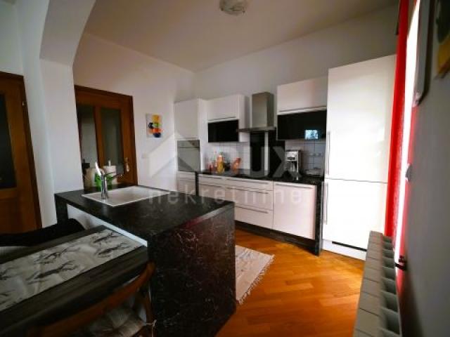  ISTRA, VALBANDON (FAŽANA) Apartmanska kuća s 5 stambenih jedinica- PRILIKA 1300 €/m2!