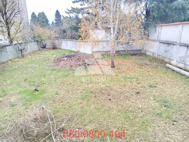 Stan na Altini sa dvorištem 4.3 ari+76m2 -Hemingvejeva ID#3543