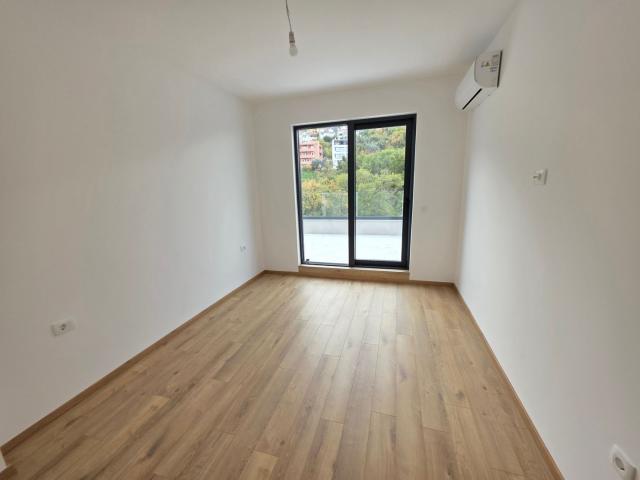 Prodaja dvosobnog stana 108m² u novogradnji sa pogledom na more, parkingom i oslobođenjem od poreza 