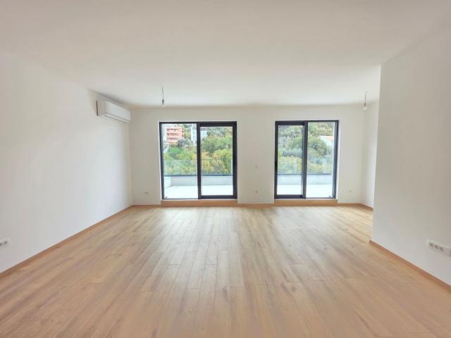 Prodaja dvosobnog stana 108m² u novogradnji sa pogledom na more, parkingom i oslobođenjem od poreza 