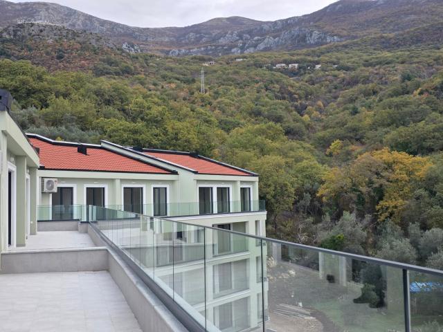 Prodaja dvosobnog stana 108m² u novogradnji sa pogledom na more, parkingom i oslobođenjem od poreza 