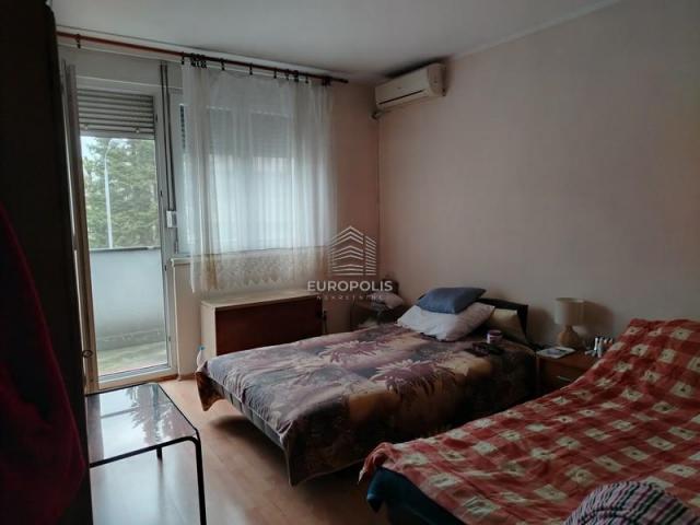 Hitno! Namešten trosoban stan 69+8m2 sa dvorištem ID#7400