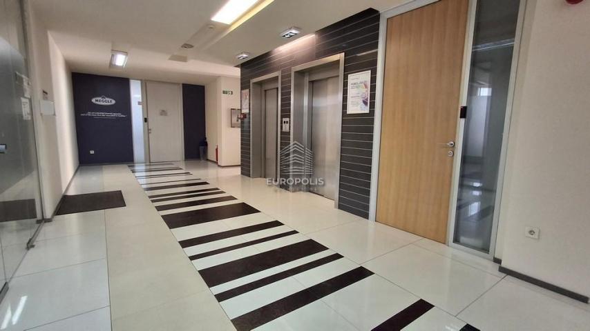 Lux poslovni prostor - troškovi uračunati ID#8110