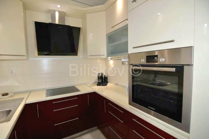 Okrug Gornji, apartmanska kuća s otvorenim pogledom
