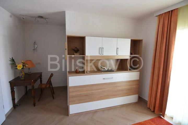 Okrug Gornji, apartmanska kuća s otvorenim pogledom