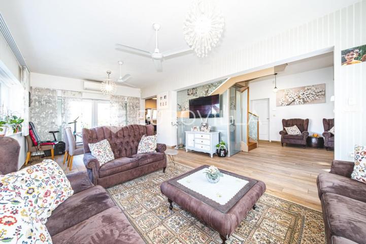 Samobor, prekrasna moderna kuća 301 m²