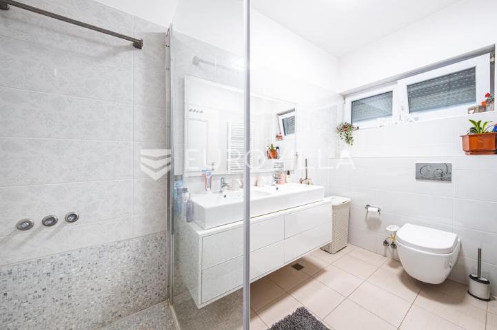 Samobor, prekrasna moderna kuća 301 m²