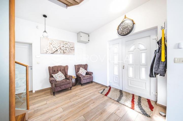 Samobor, prekrasna moderna kuća 301 m²