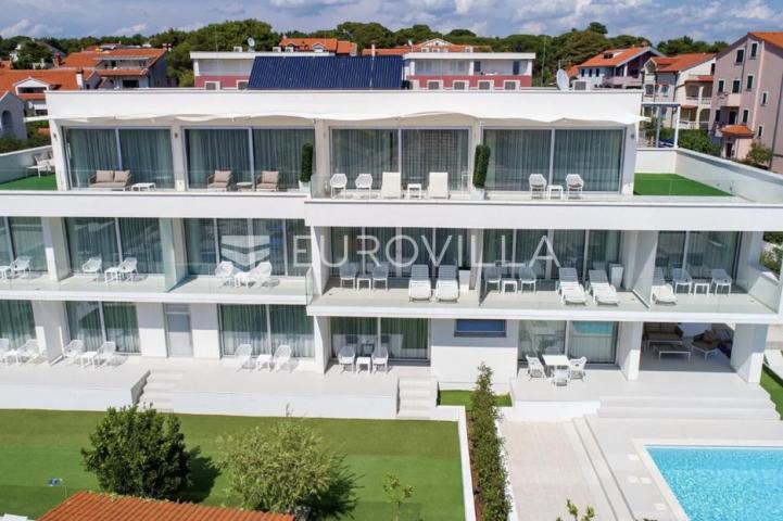 Zadar, Borik, Luksuzna stambena zgrada sa 2 bazena u funkciji turizma