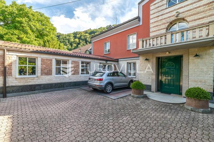 Samobor, Centar prekrasna obiteljska kuća 588 m² na parceli 920 m²