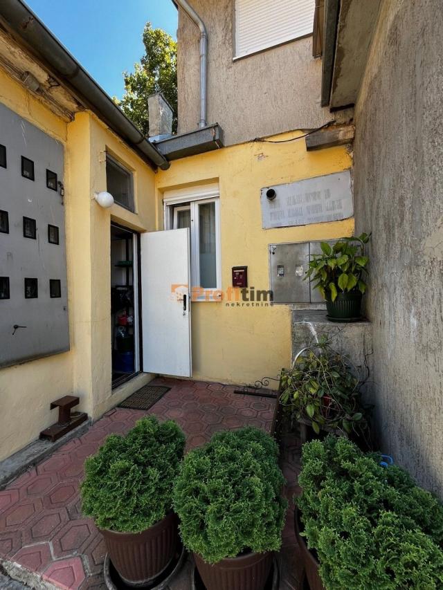Zemun, Mozerova, 3,0, 71m2, kompletno sređen