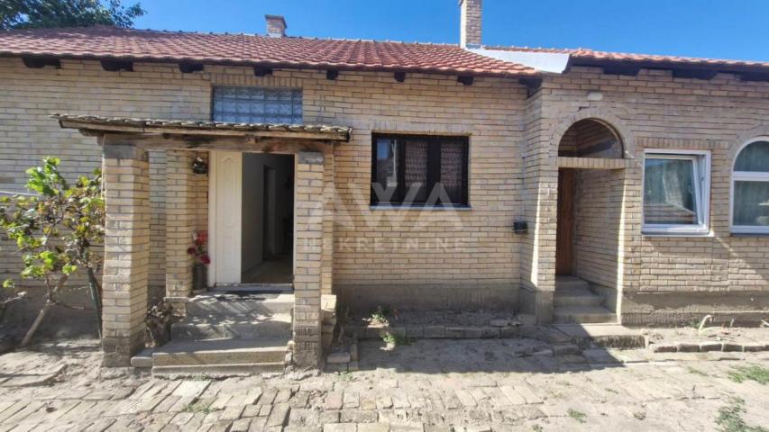 Stapar, Kuća sa započetom renovacijom, 125m2