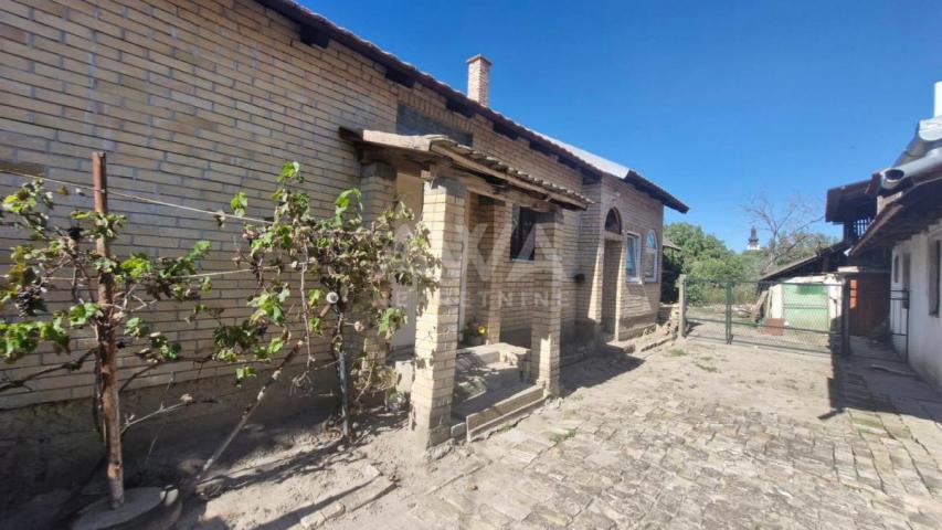 Stapar, Kuća sa započetom renovacijom, 125m2
