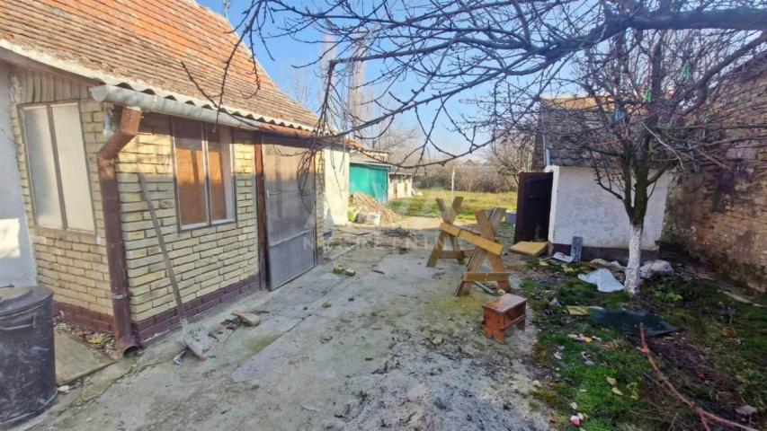Stanišić, Kuća 85 m2, Plac 626 m2