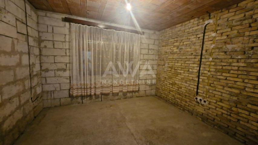 Stapar, Kuća sa započetom renovacijom, 125m2