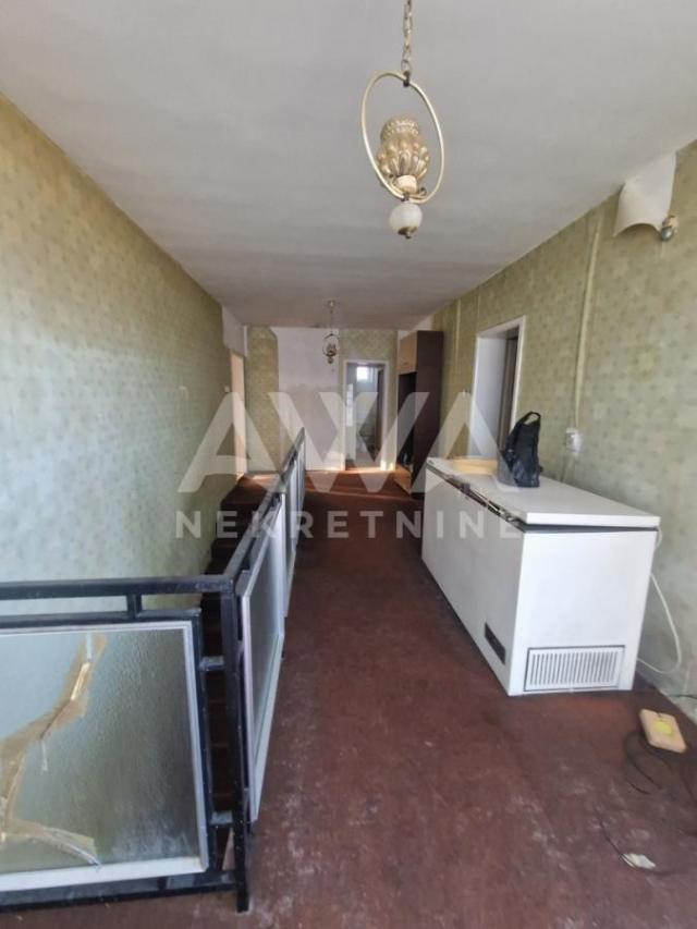 Bezdan. Kuća na sprat, 147m2, plac 11a