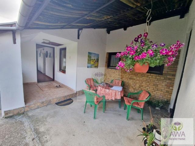 Stapar, kuća 98m2, sa kućom 59m2, plac 11.5a