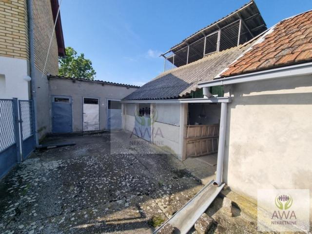 Stapar, kuća 98m2, sa kućom 59m2, plac 11.5a