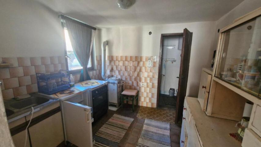 Stapar, Kuća sa započetom renovacijom, 125m2