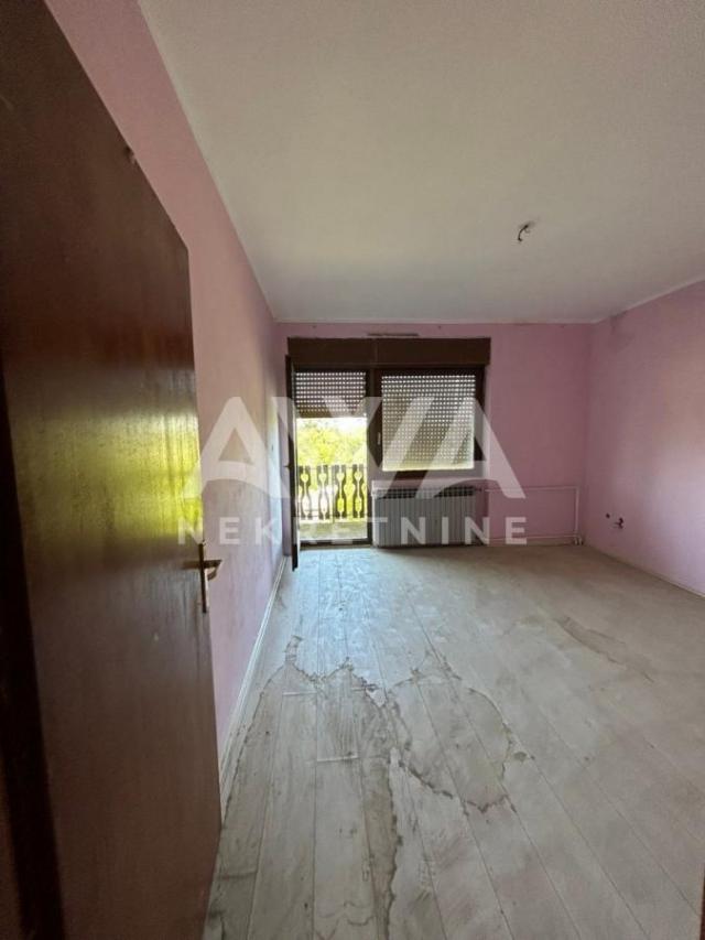 Kolut. Stan 205m2, četvorosoban