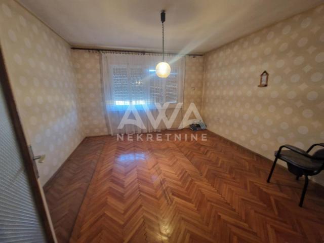 Bezdan. Kuća na sprat, 147m2, plac 11a