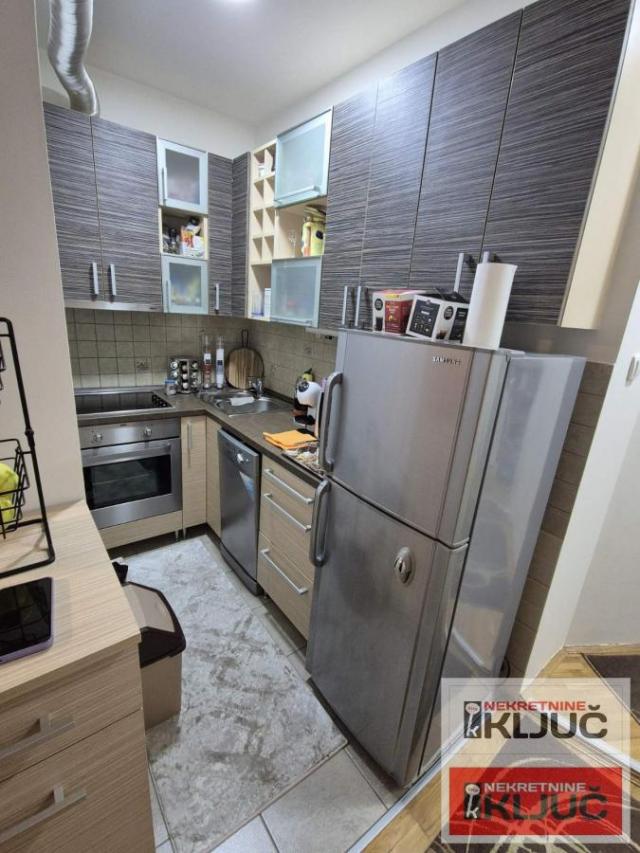 KOD IZVRŠNOG VEĆA, 40m2, Jednoiposoban, Namešten