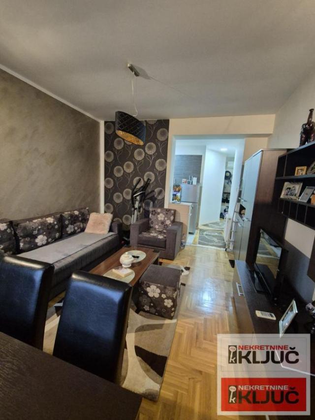 KOD IZVRŠNOG VEĆA, 40m2, Jednoiposoban, Namešten