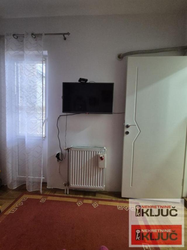 KOD IZVRŠNOG VEĆA, 40m2, Jednoiposoban, Namešten