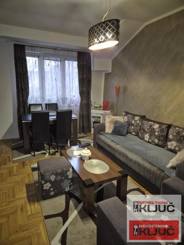 KOD IZVRŠNOG VEĆA, 40m2, Jednoiposoban, Namešten