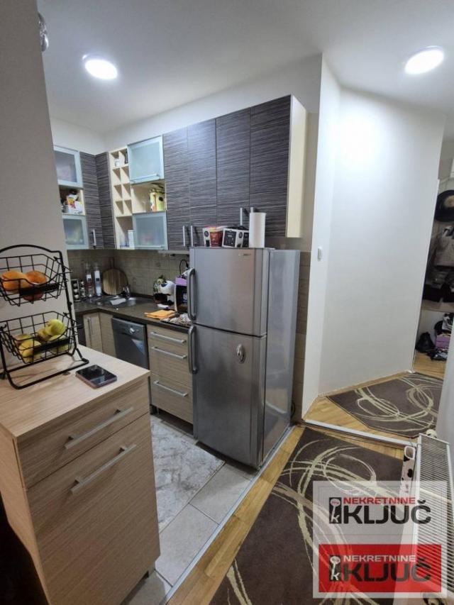KOD IZVRŠNOG VEĆA, 40m2, Jednoiposoban, Namešten