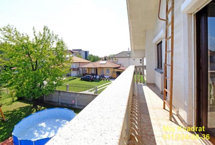 Zemun, Altina - Viktora Starčića, 273m2