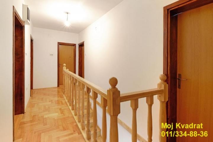 Zemun, Altina - Viktora Starčića, 273m2