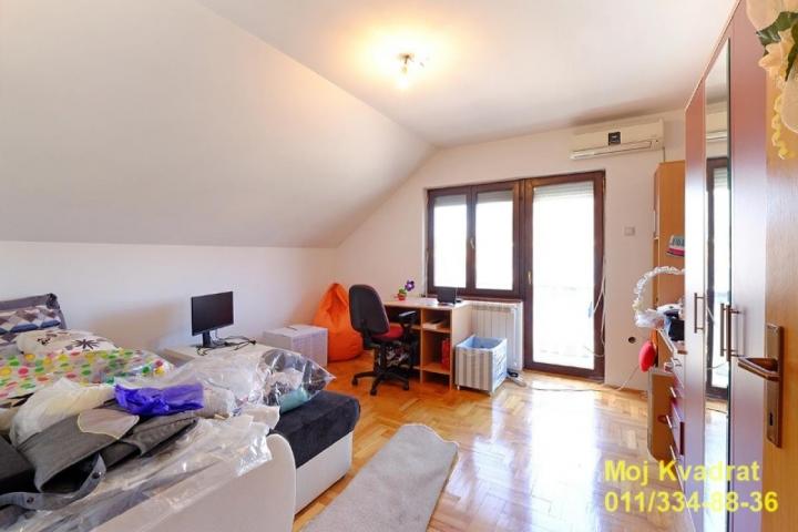 Zemun, Altina - Viktora Starčića, 273m2