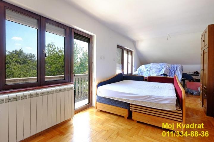 Zemun, Altina - Viktora Starčića, 273m2