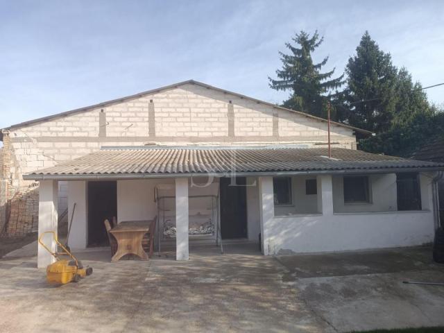 ODLIČNA PRILIKA KUĆA ŠIRI CENTAR! BEZ ULAGANJA!