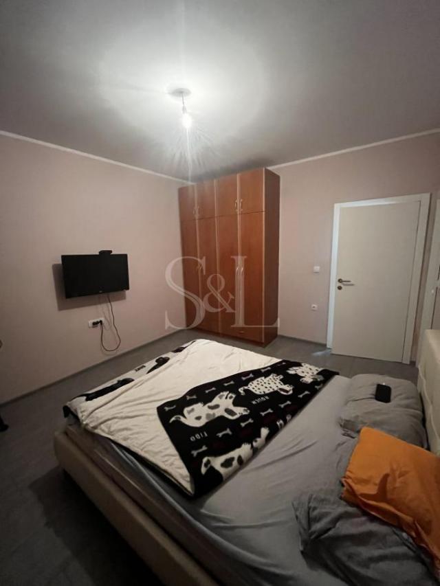 ODLIČNA PRILIKA KUĆA ŠIRI CENTAR! BEZ ULAGANJA!