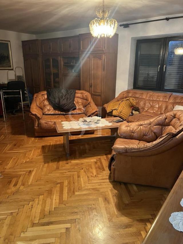 SPRATNA KUĆA U JOSIĆKOM NASELJU